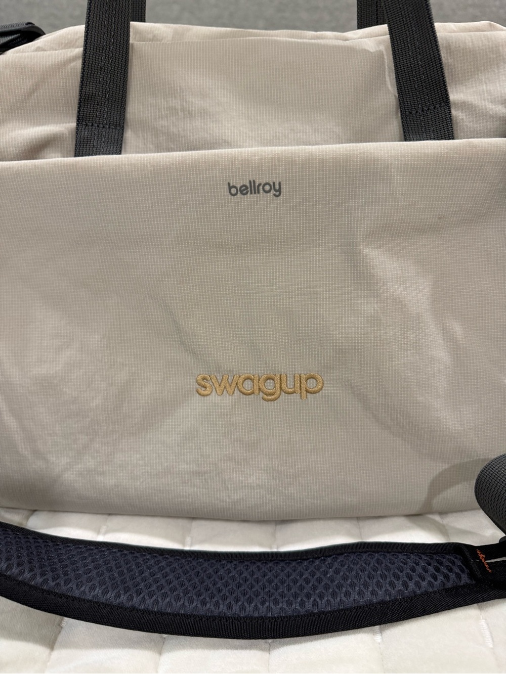 Bellroy Lite Travel Duffel Bag in Ash - Picture 3 of 8